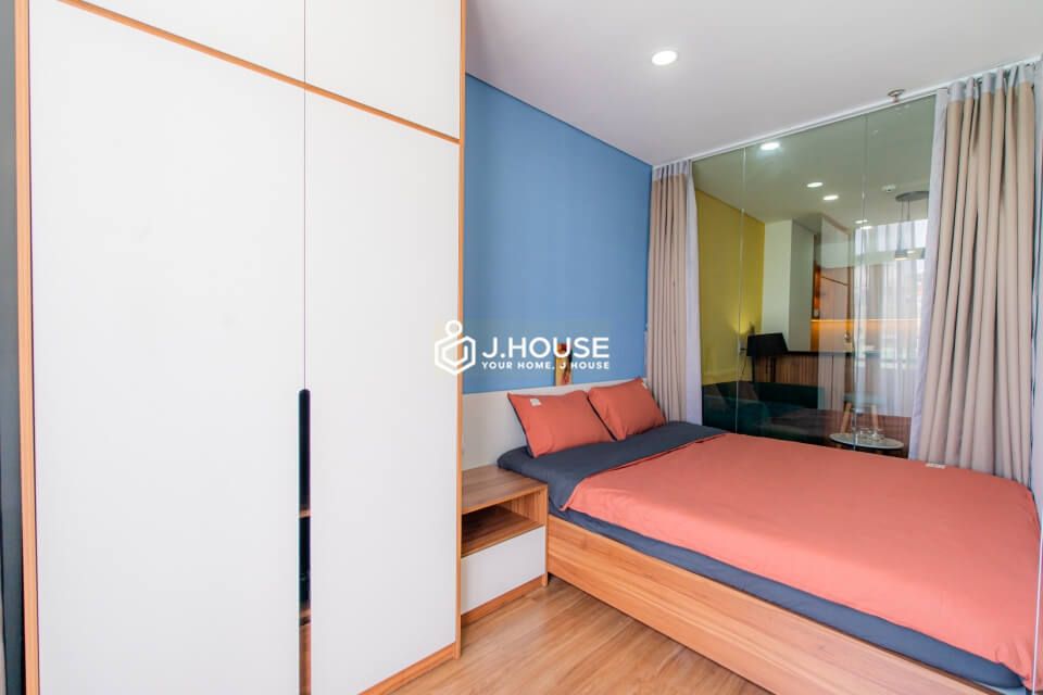 2 bedroom apartment on Dinh Cong Trang Street, District 1, HCMC-7
