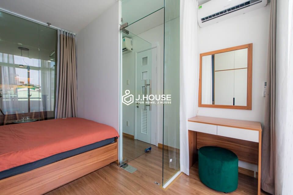 2 bedroom apartment on Dinh Cong Trang Street, District 1, HCMC-8