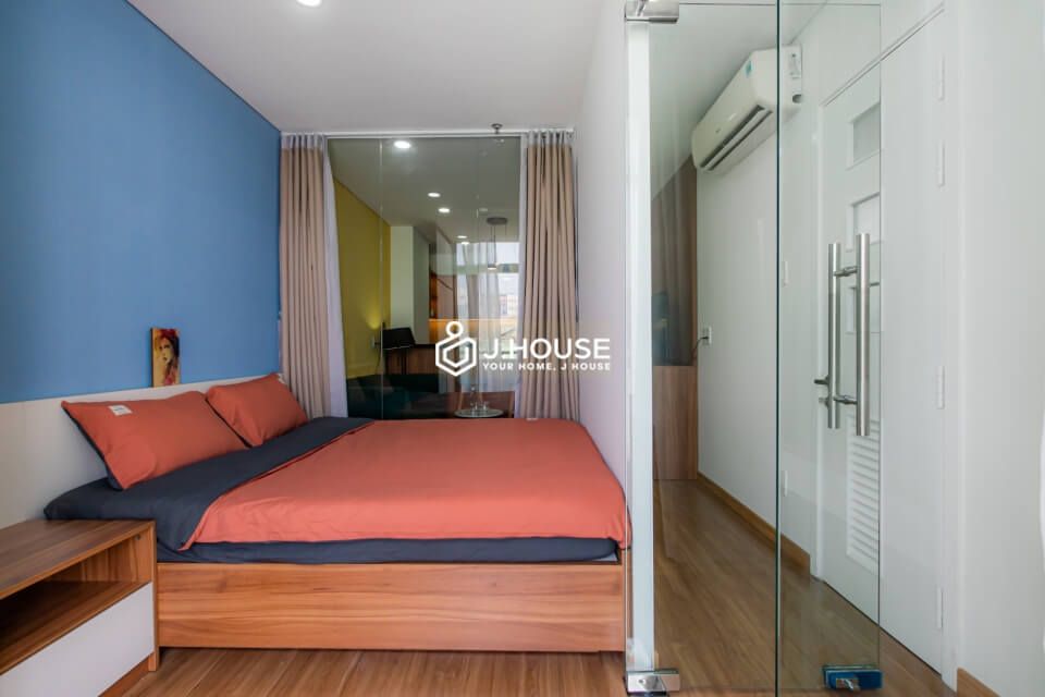 2 bedroom apartment on Dinh Cong Trang Street, District 1, HCMC-9