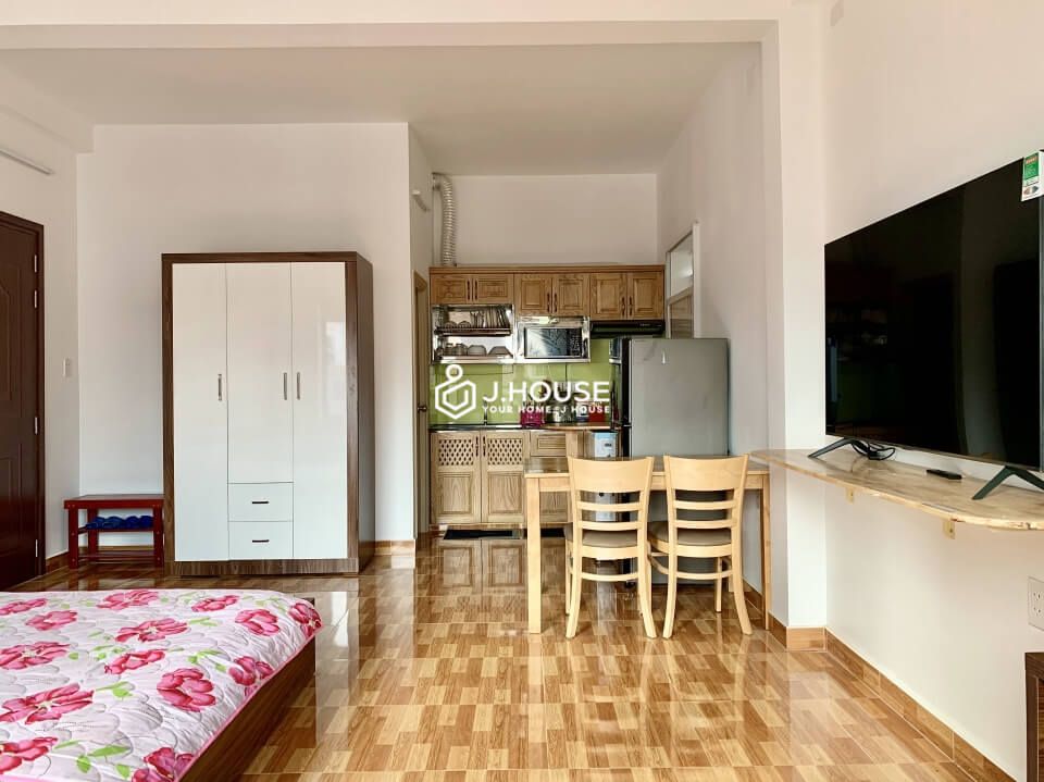 Apartment with balcony at Thao Dien Street, Thao Dien Ward, District 2-6