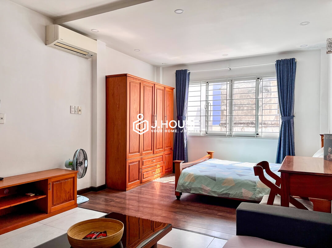 Fully furnished apartment for rent at Phan Ngu Apartment, District 1, HCMC