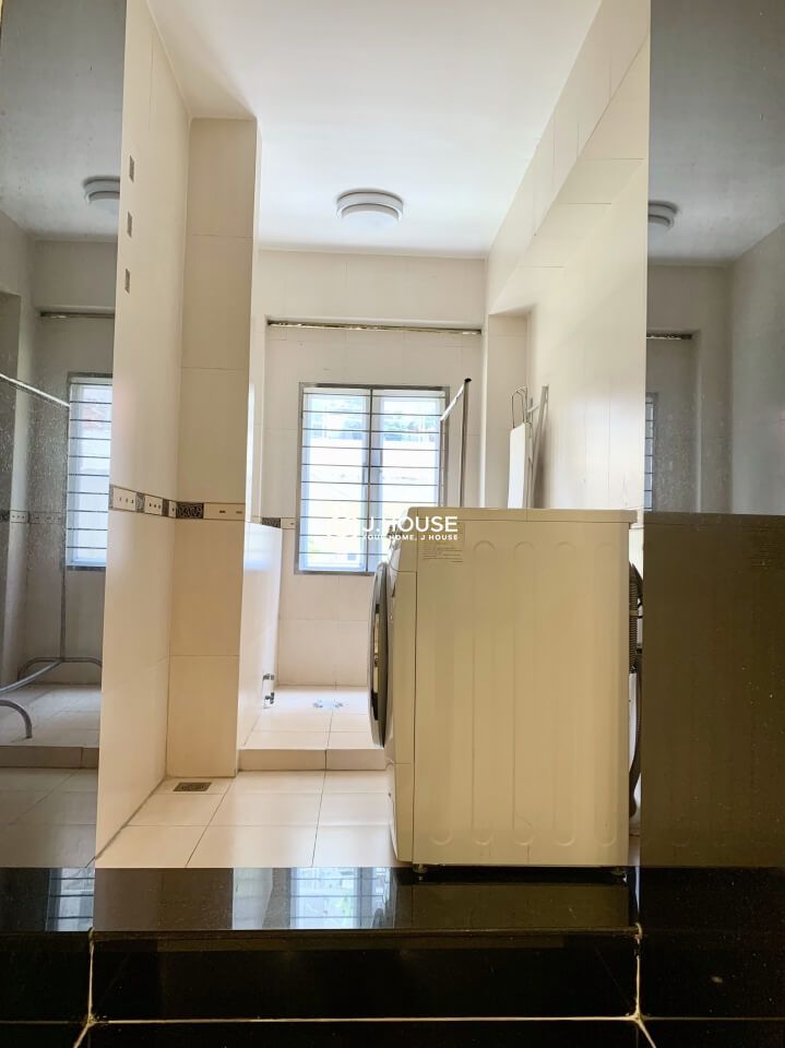 Large 2 bedroom apartment at Golden Globe Apartment in Tan Binh District, HCMC-15