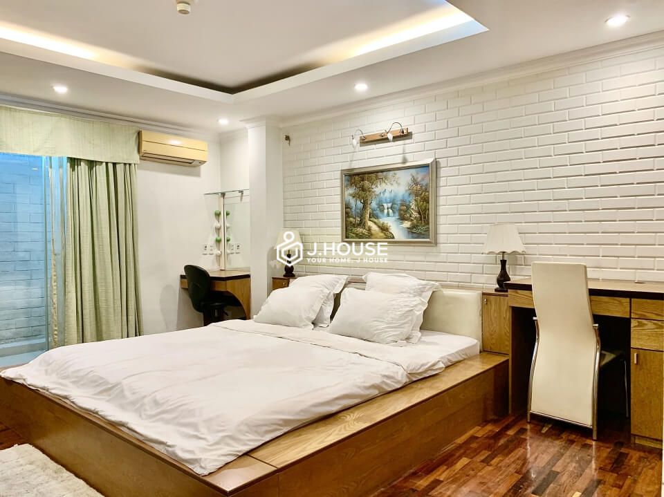 Large 2 bedroom apartment at Golden Globe Apartment in Tan Binh District, HCMC-9
