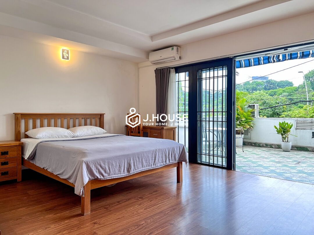 Serviced apartment next to the canal on Truong Sa street, Binh Thanh District, HCMC