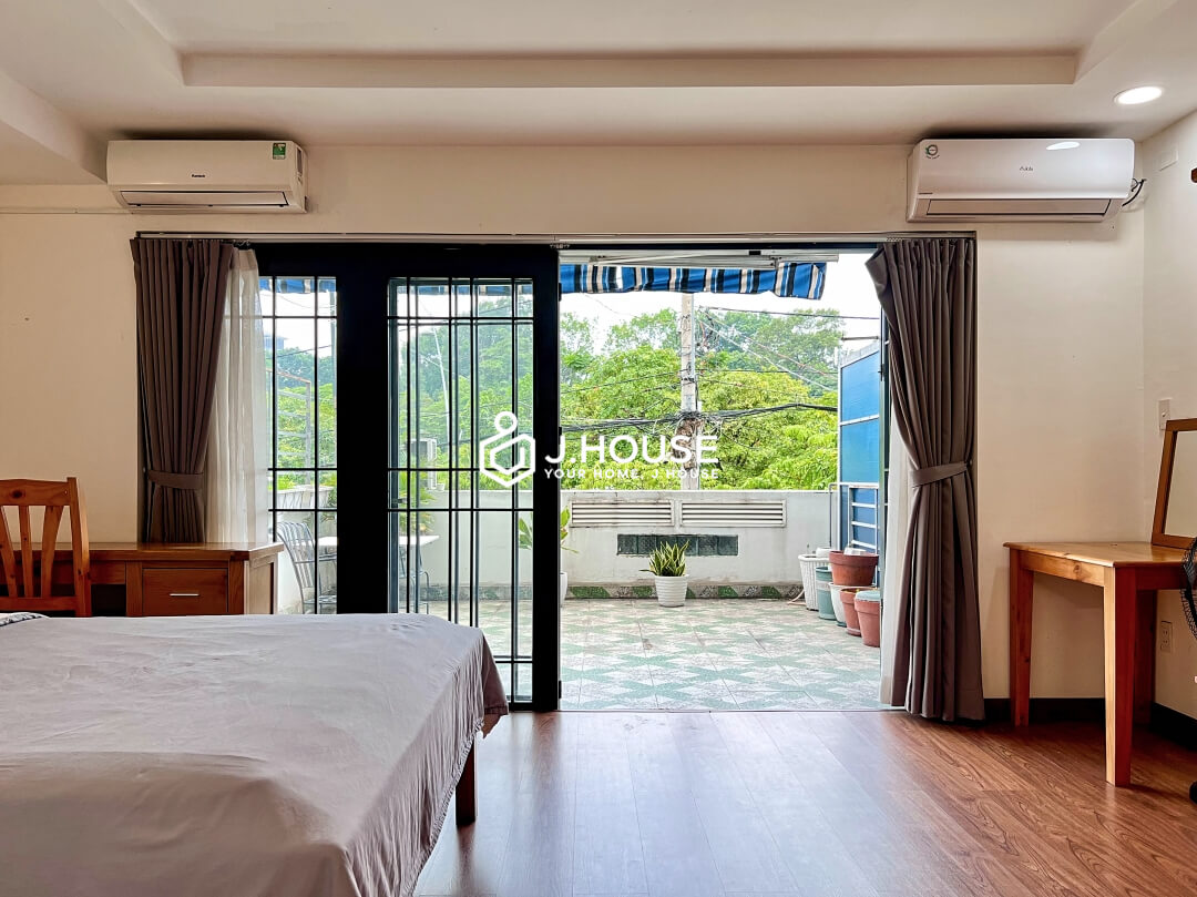 Serviced apartment next to the canal on Truong Sa street, Binh Thanh District, HCMC