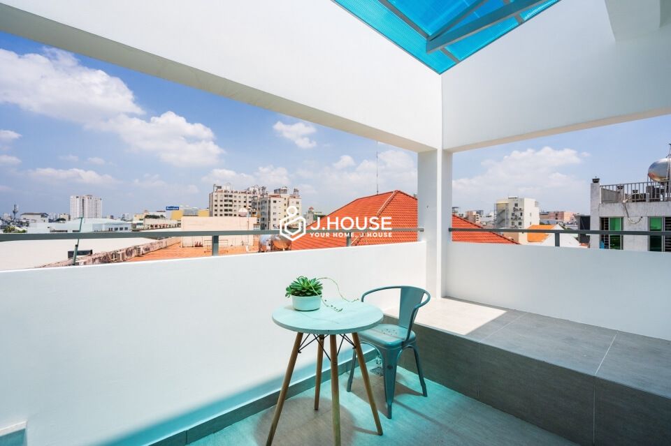 Serviced apartment with balcony on Le Van Sy street, Phu Nhuan district, HCMC-0