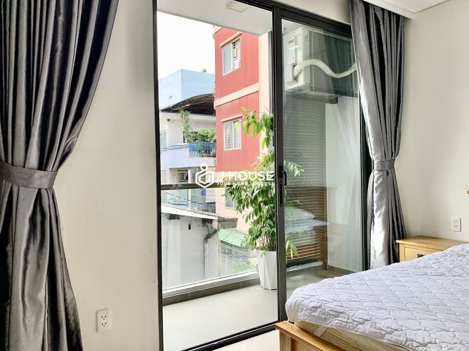 Serviced apartment with balcony on Tran Dinh Xu street, District 1, HCMC-2