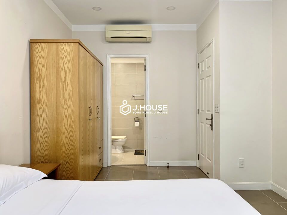 Comfortable serviced apartment next to the canal in Binh Thanh District, HCMC-12