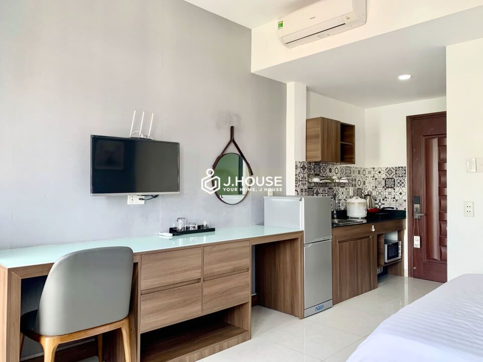 Fully furnished apartment near Tan Dinh market, District 1, HCMC-3