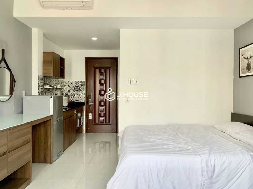 Fully furnished apartment near Tan Dinh market, District 1, HCMC