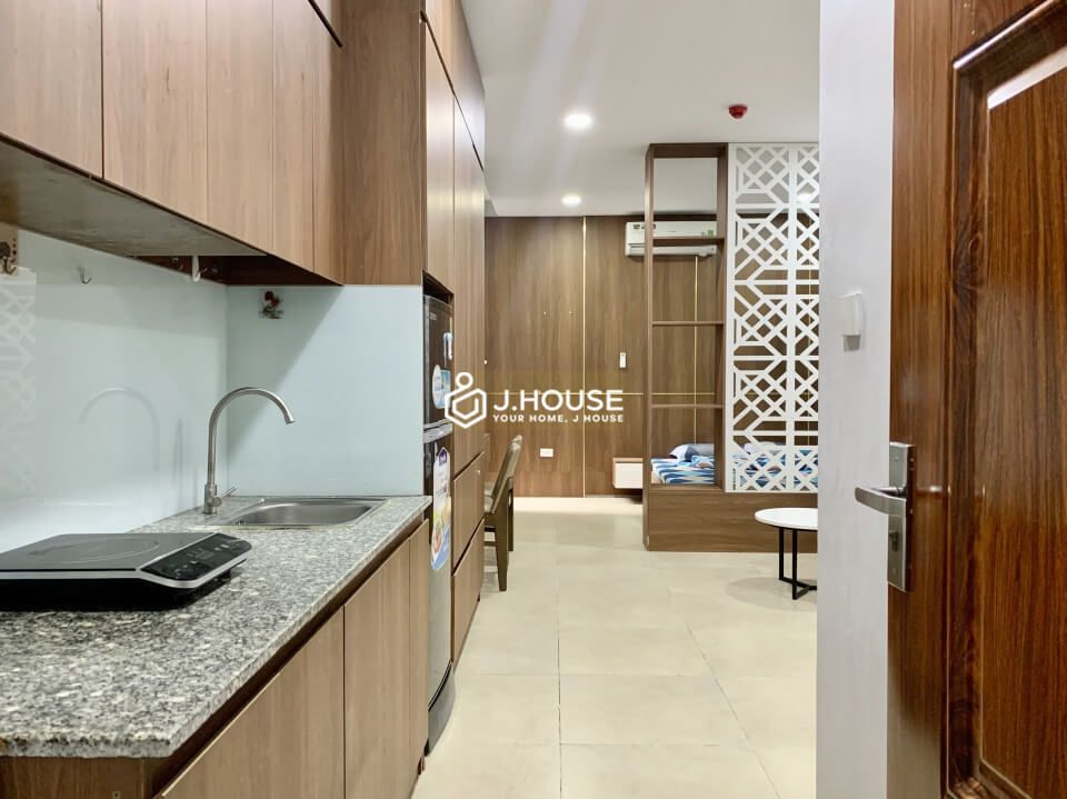 Fully furnished apartment on Le Van Sy street, Phu Nhuan district, HCMC-4