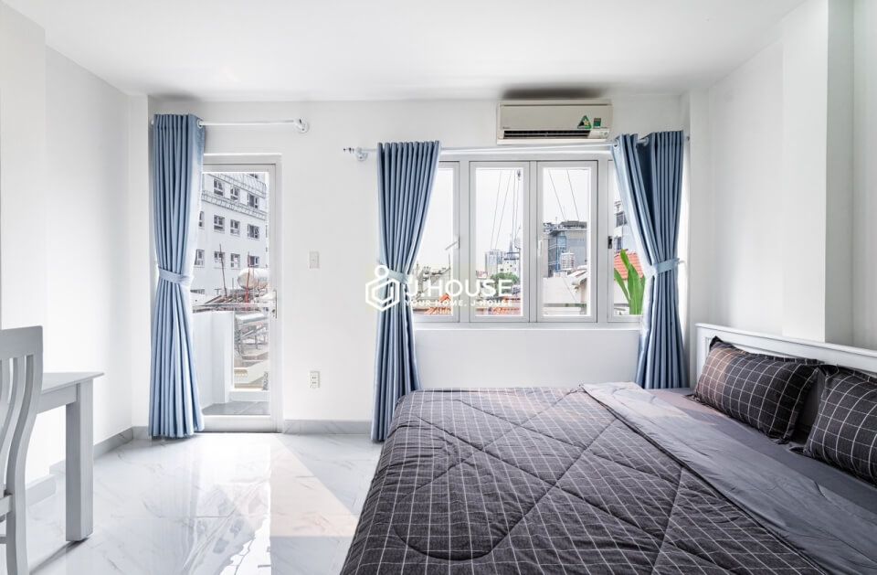 Bright apartment has a balcony on Pham Ngoc Thạch St., District 3