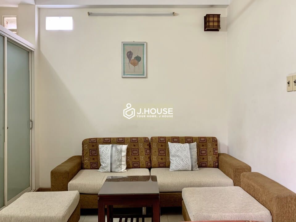 Local serviced apartment in District 10, HCMC-4