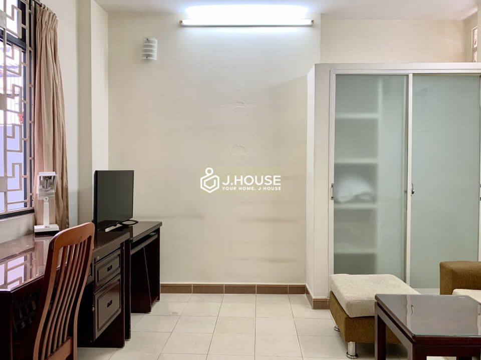 Local serviced apartment in District 10, HCMC-5