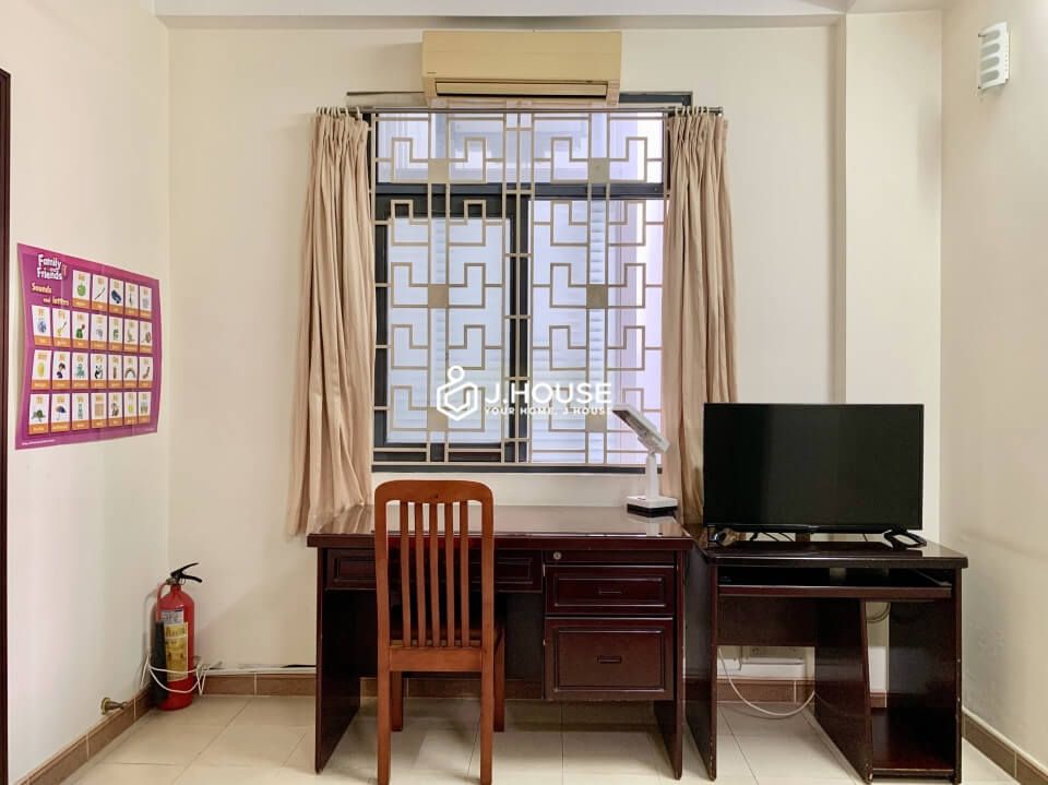 Local serviced apartment in District 10, HCMC-6