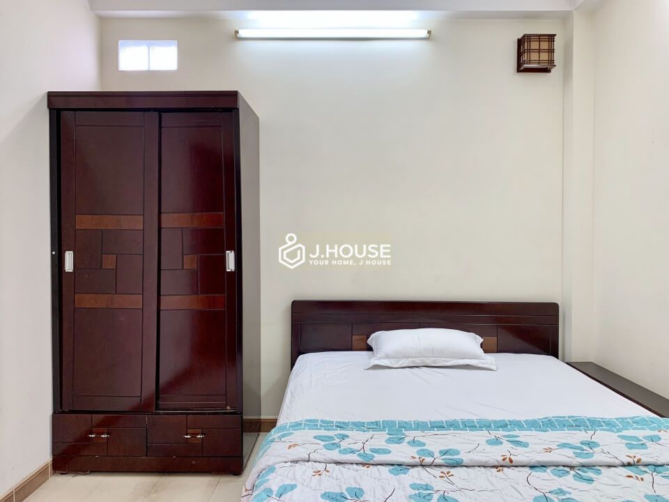 Local serviced apartment in District 10, HCMC-9