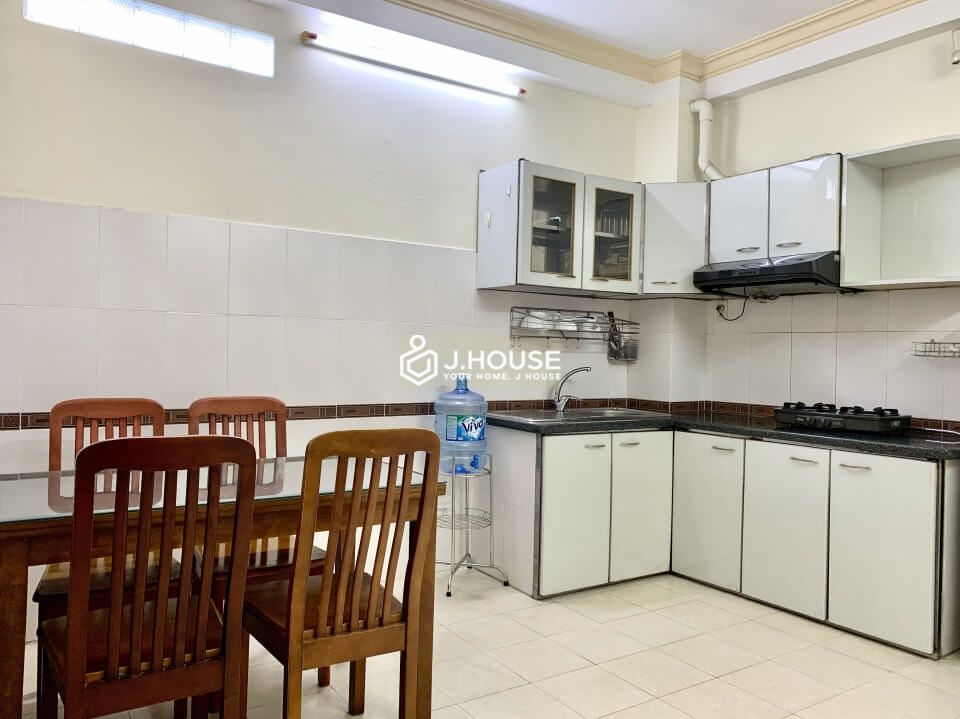 Local serviced apartment in District 10, HCMC0