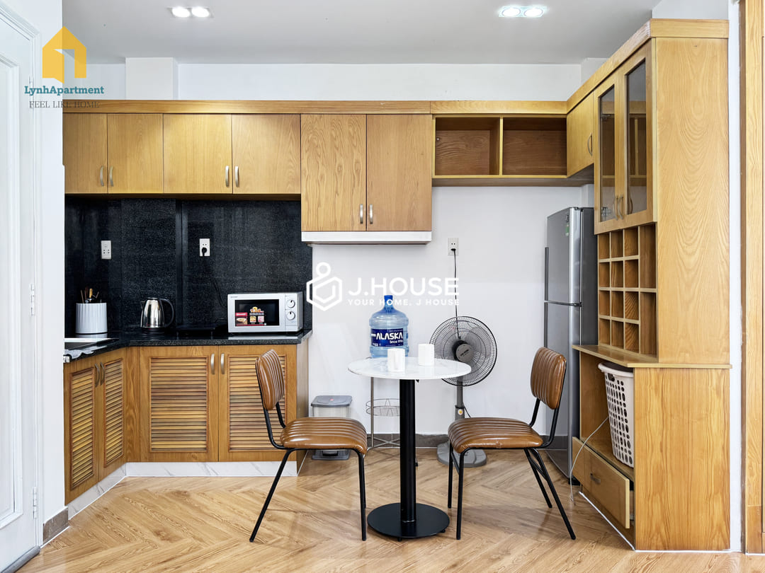 Modern 1br apartment for rent at Lynh Apartment, District 1, HCMC