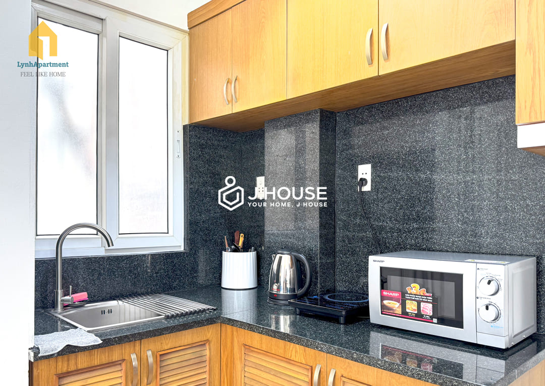 Modern 1br apartment for rent at Lynh Apartment, District 1, HCMC