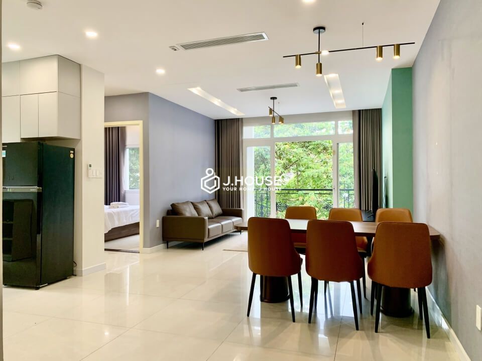 Morden 2 bedroom apartment has a rooftop pool, gym and sauna in Thao Dien, District 2, HCMC-0