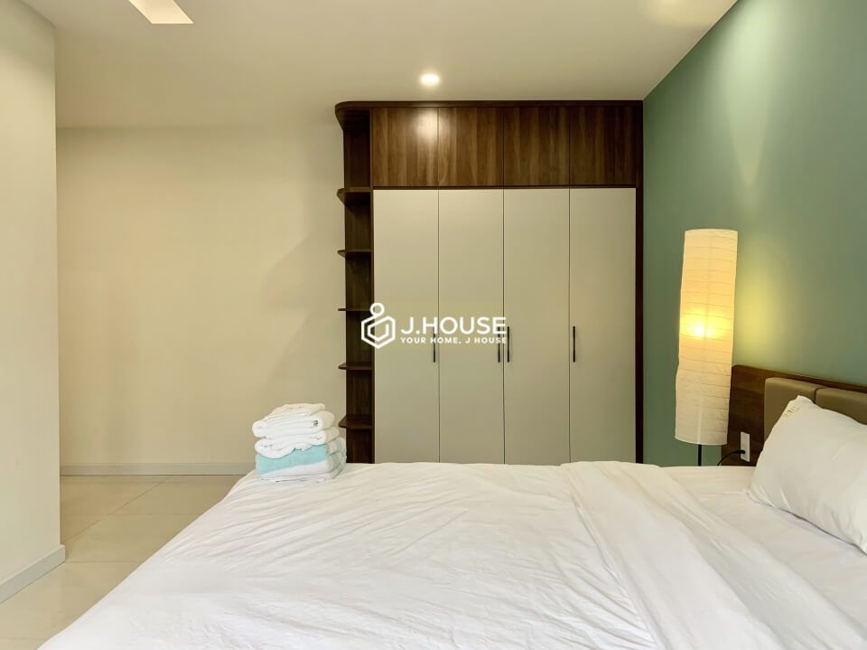 Morden 2 bedroom apartment has a rooftop pool, gym and sauna in Thao Dien, District 2, HCMC-12