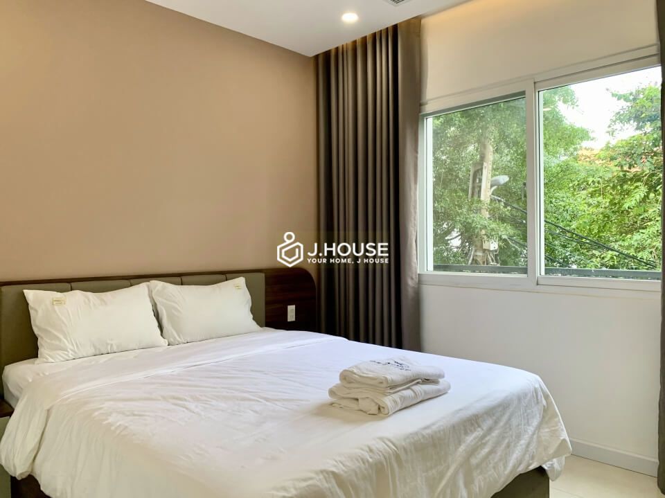 Morden 2 bedroom apartment has a rooftop pool, gym and sauna in Thao Dien, District 2, HCMC-15