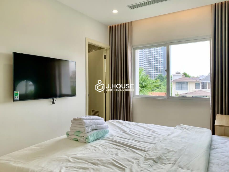 Nice 2 bedroom apartment has a rooftop pool, gym and sauna in Thao Dien, District 2, HCMC-10