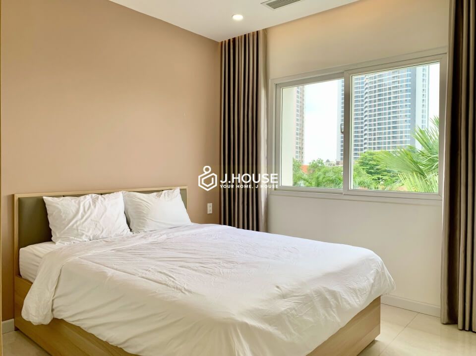 Nice 2 bedroom apartment has a rooftop pool, gym and sauna in Thao Dien, District 2, HCMC-13