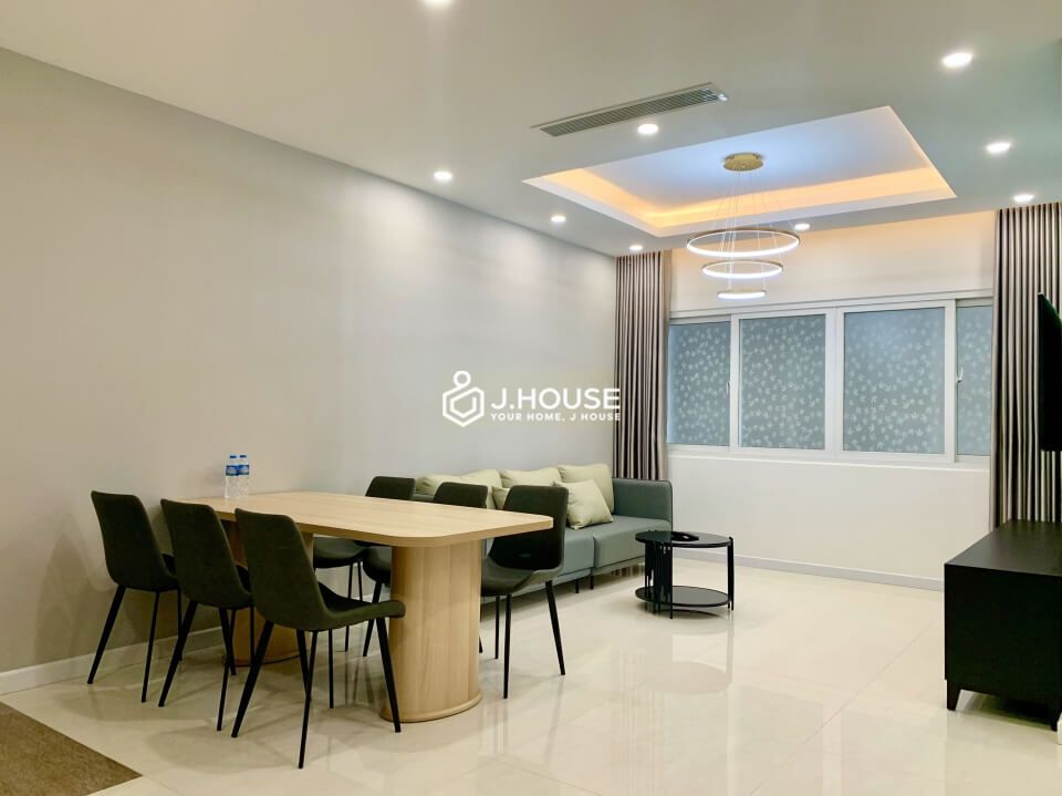 Nice 2 bedroom apartment has a rooftop pool, gym and sauna in Thao Dien, District 2, HCMC-3