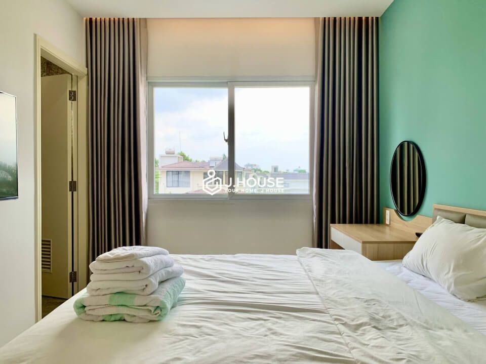 Nice 2 bedroom apartment has a rooftop pool, gym and sauna in Thao Dien, District 2, HCMC-8
