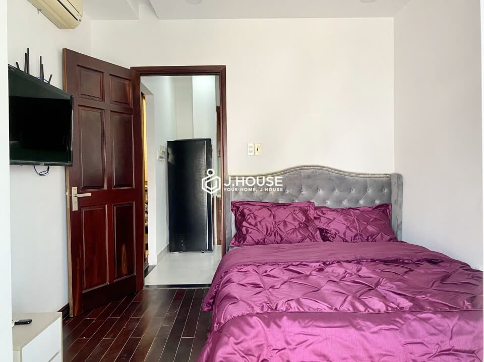 Rooftop apartment with private terrace on Nguyen Binh Khiem street, District 1, HCMC-2