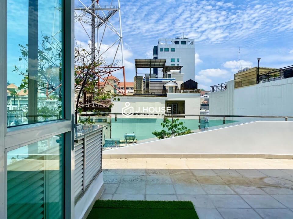Rooftop apartment with private terrace on Nguyen Binh Khiem street, District 1, HCMC-5