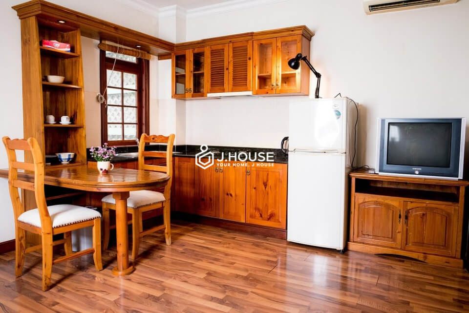 Spacious 1 bedroom apartment on Huynh Tinh Cua St., District 3