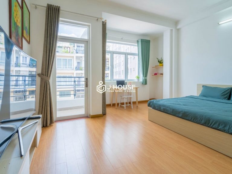 Spacious apartment near the canal at Nguyen Ngoc Phuong street, Binh Thanh District
