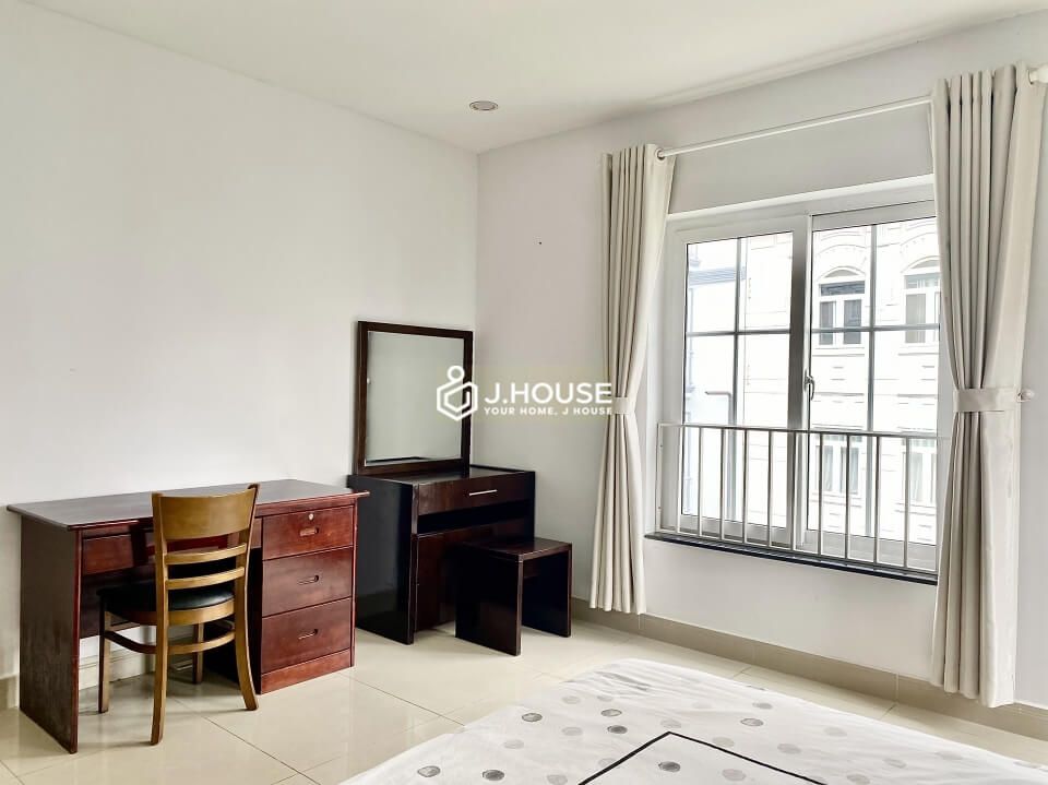 Bright 3 bedroom serviced apartment in Thao Dien, District 2, HCMC-10