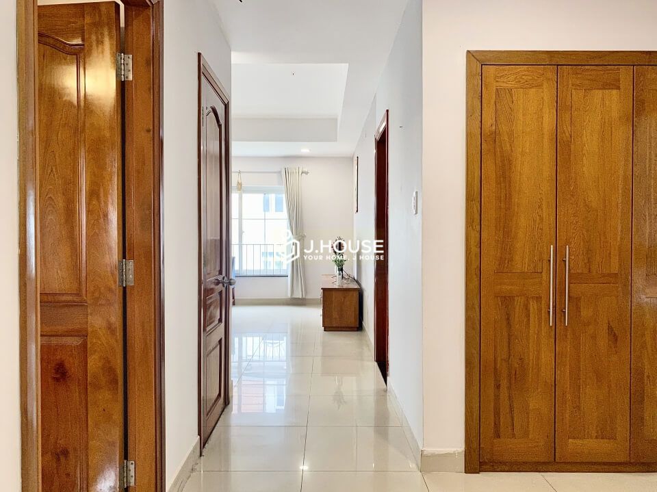 Bright 3 bedroom serviced apartment in Thao Dien, District 2, HCMC-16