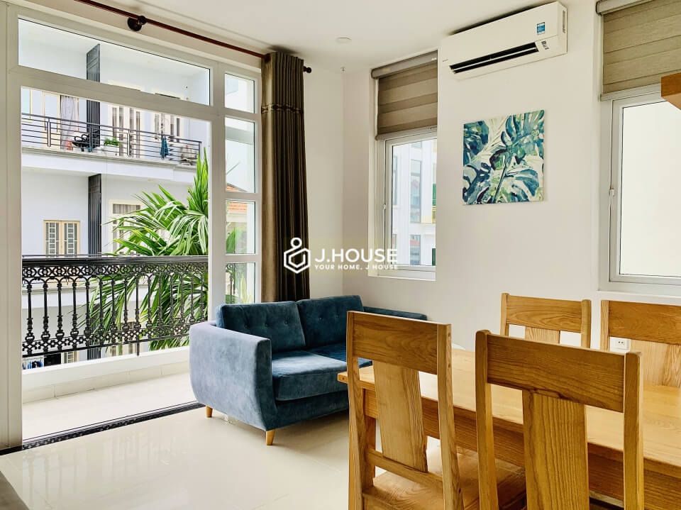Bright apartment has balcony and washer in Thao Dien, District 2
