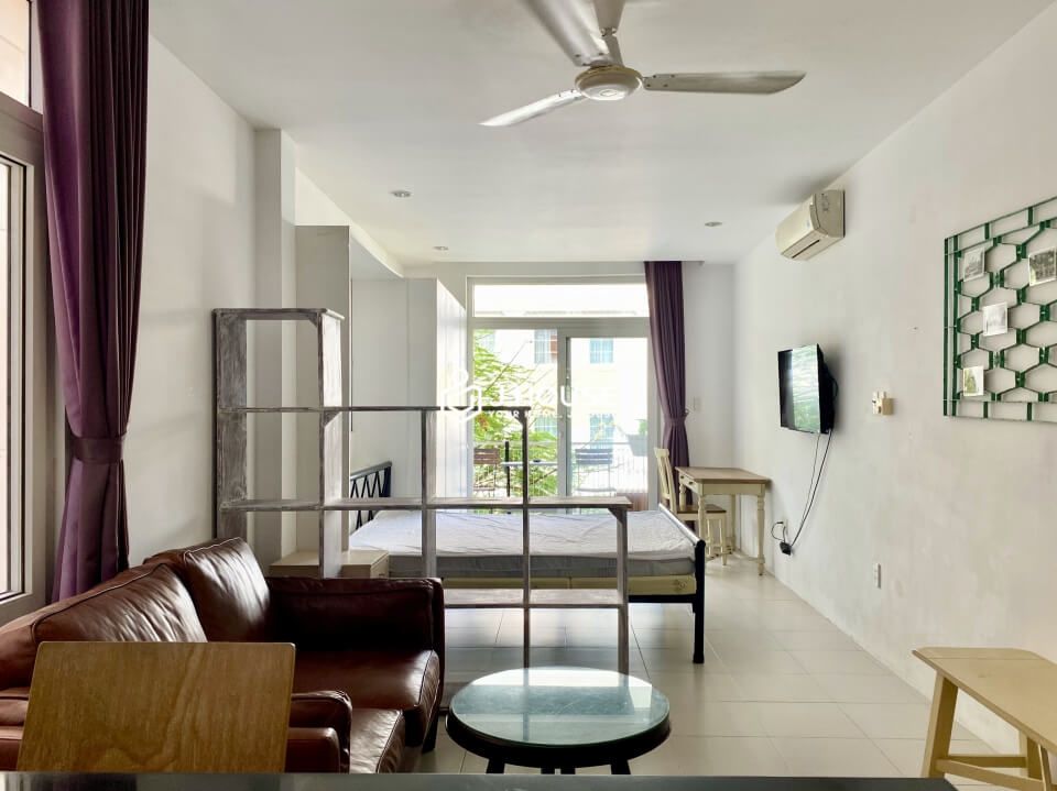 Bright serviced apartment with balcony in Thao Dien, District 2, HCMC-0