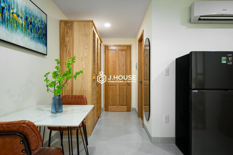 Elegant modern serviced apartment on Vo Thi Sau street, District 1, HCMC-5