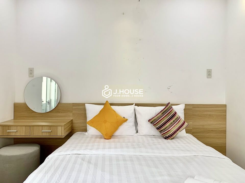 Fully furnished 2 bedroom apartment on Nguyen Trai street, District 1, HCMC-14