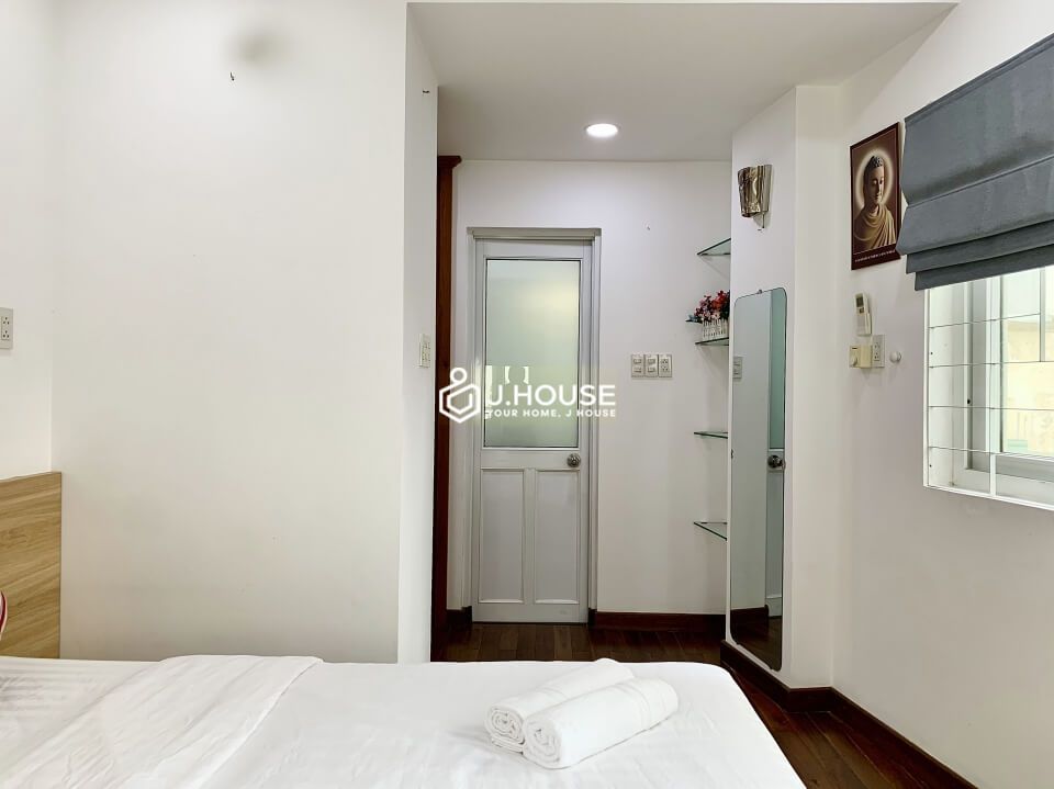 Fully furnished 2 bedroom apartment on Nguyen Trai street, District 1, HCMC-15