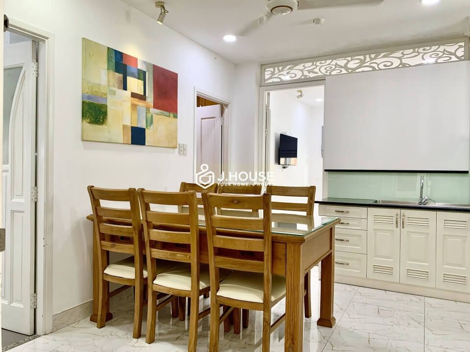 Fully furnished 2 bedroom apartment on Nguyen Trai street, District 1, HCMC-3