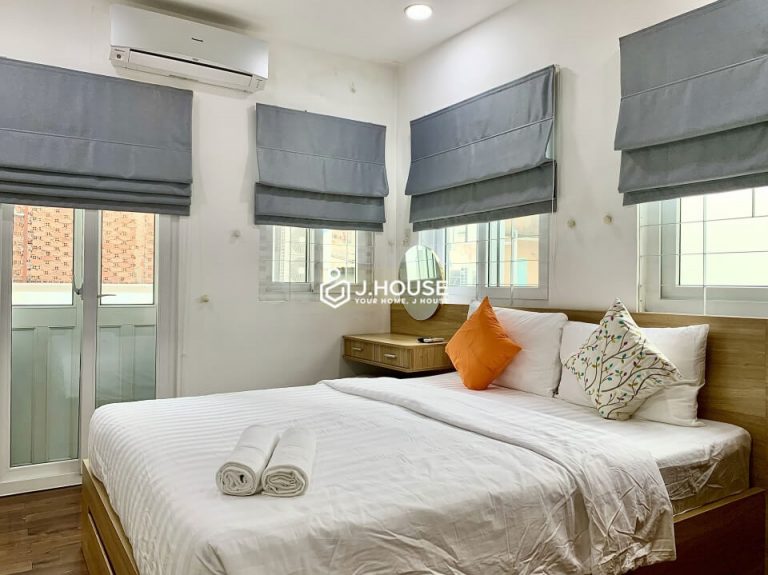 Fully furnished 2 bedroom apartment on Nguyen Trai street, District 1, HCMC
