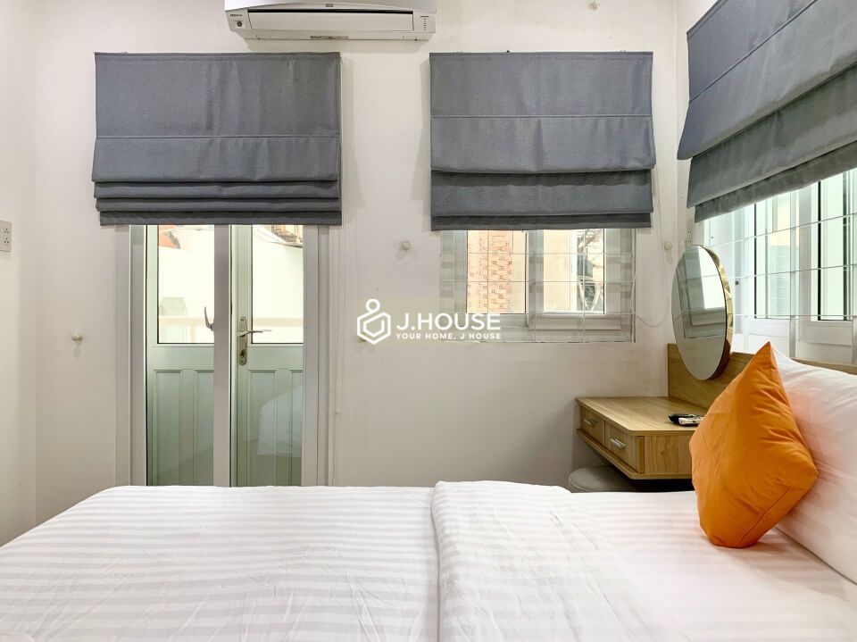 Fully furnished 2 bedroom apartment on Nguyen Trai street, District 1, HCMC-6