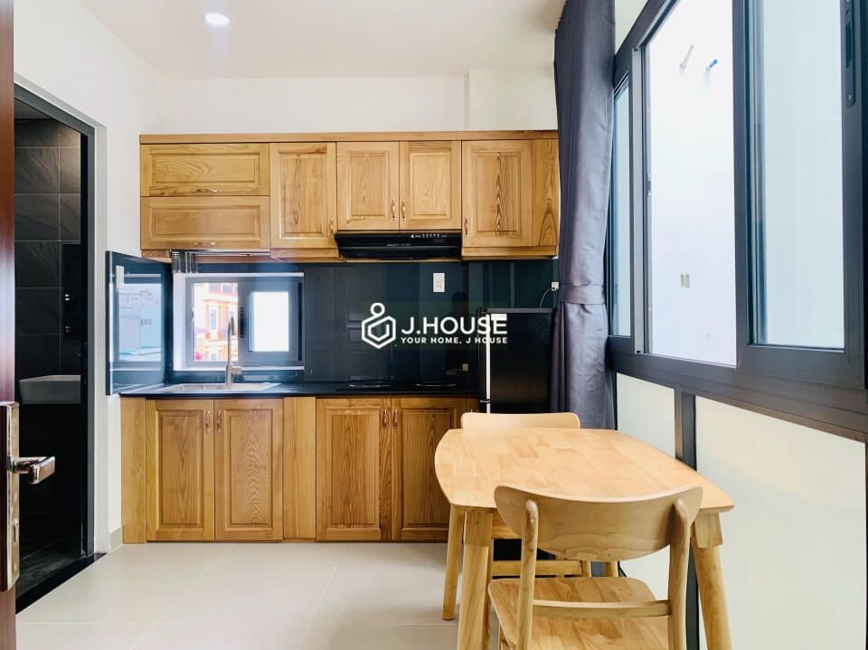 Fully furnished apartment near the airport in Tan Binh District, HCMC