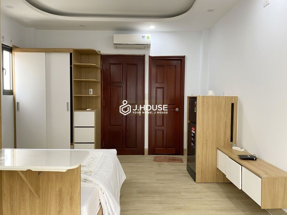 Fully furnished studio apartment in District 3, HCMC-1