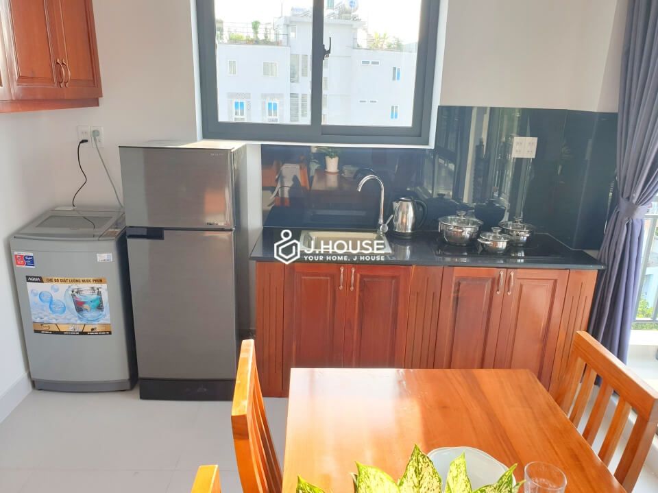 Light-filled apartment near the airport in Tan Binh District, HCMC-4
