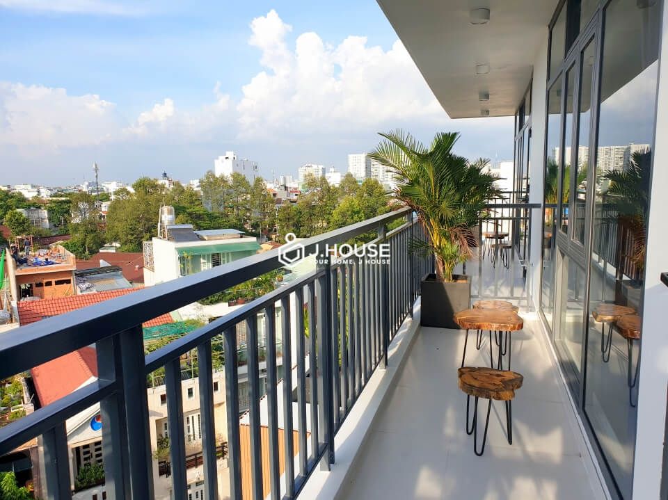 Light-filled apartment near the airport in Tan Binh District, HCMC-5