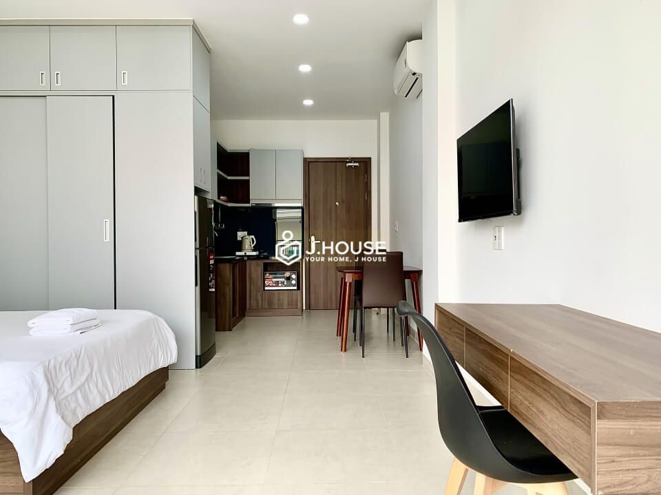 Modern and bright serviced apartment in Thao Dien, District 2, HCMC-11