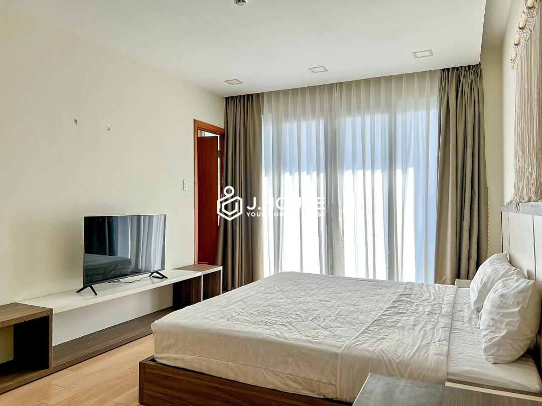Spacious 1 br apartment with balcony at Solomon Apartment, Thao Dien, HCMC